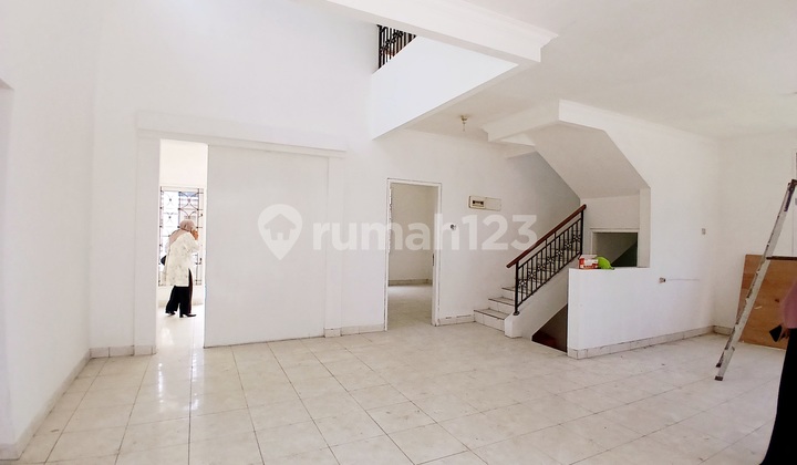 Rumah Mewah Murah Kota Wisata Posisi Hook Cluster Tengah 