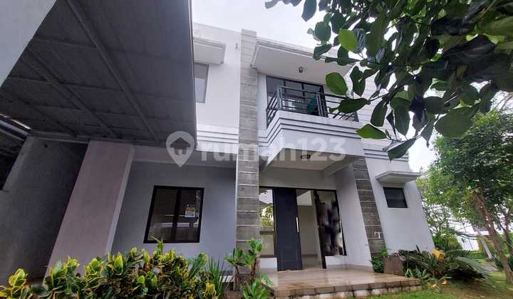 Hook House in Cibubur Tourism City Price Below 4M 4+1 Bedrooms