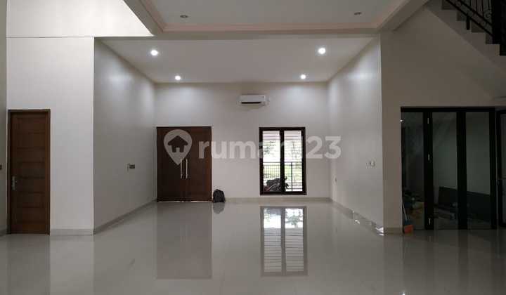 Luxury House in Tourist City Cheap Second Boulevard Has Swimming Pool Land Area 300 Meters 4+1 Bedrooms 2