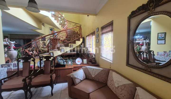 Rumah Hook Depan Taman Dikota Wisata Tanah Luas 600 Meter Lebih