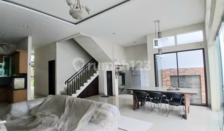 Affordable Modern Minimalist House in Tourist City Ready to Occupy Large Land Big Building 4+1 Bedrooms Cluster Near Highway Affordable Modern Minimalist House in Tourist City Ready to Occupy Large Land Big Building 4+1 Bedrooms Cluster Near Highway