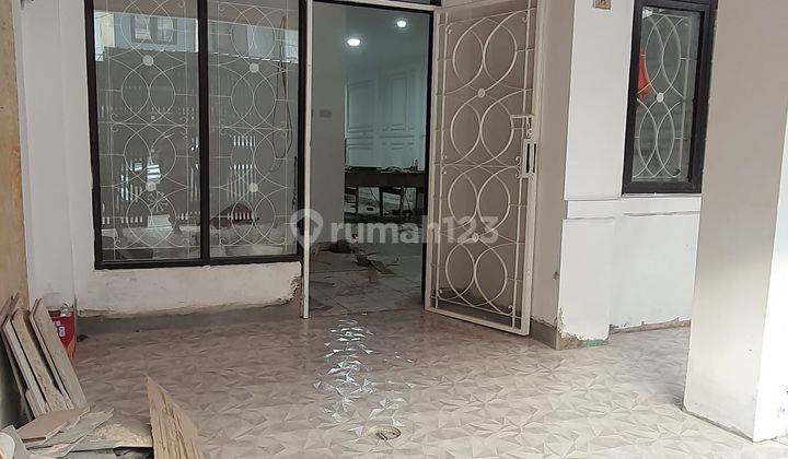 Dijual rumah taman palem lestari baru di renovasi 2