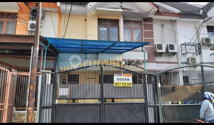 Two-story House Near Northeast Palem Market Two-story House Near Northeast Palem Market