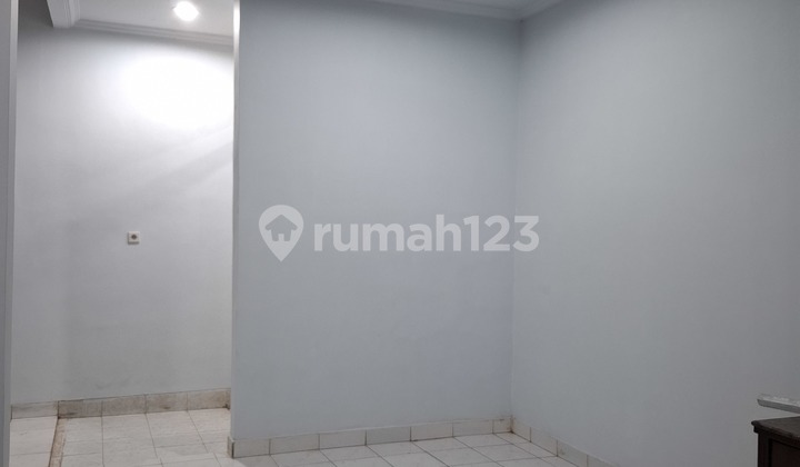 Rumah Baru Direnovasi Bagus Dekat Sekolah.dan.kuliner Dan.tol 2