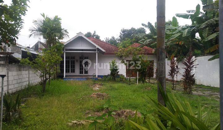 Rumah halaman luas barat Mall Solo Square 1