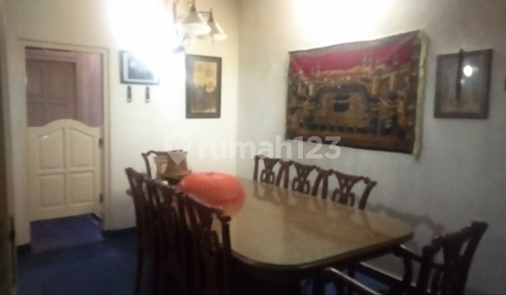 Rumah halaman luas barat Mall Solo Square 9