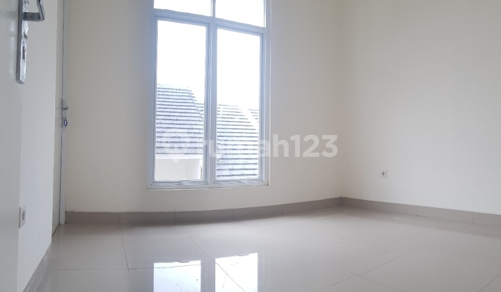 Ruko Strategis jalan utama komplek perumahan, cocok untuk apotik atau kafe 5