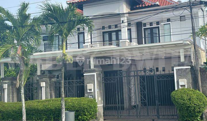  Rumah Furnished Bagus Shm - Sertifikat Hak Milik di Jalan Merdeka, Renon 1