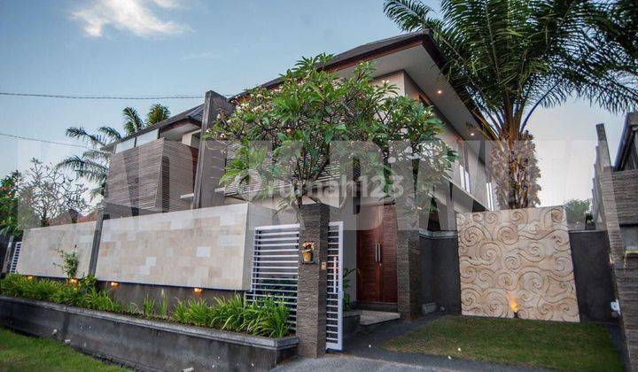 Dijual Murah Villa Dewi Saraswati Seminyak 1