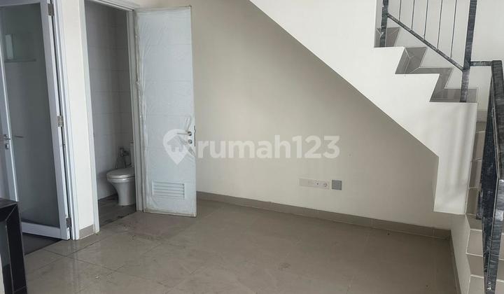 For Sale 3-Story House in Sedayu City Cluster Winterville, Kelapa Gading For Sale 3-Story House in Sedayu City Cluster Winterville, Kelapa Gading