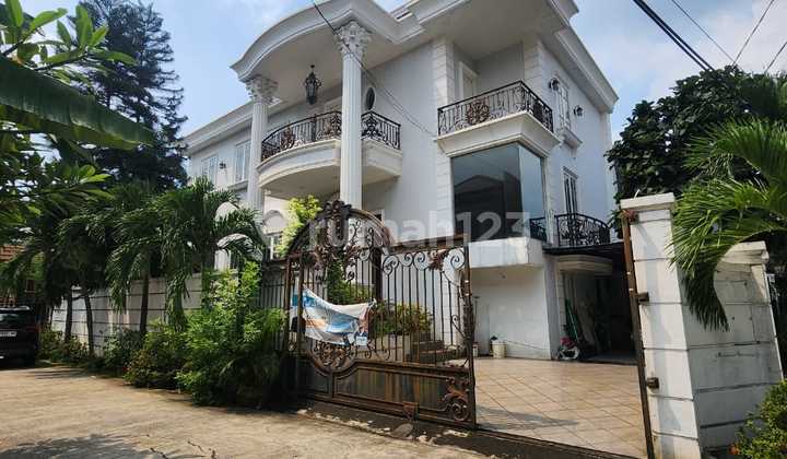 DIJUAL RUMAH 2,5 LANTAI DI KELAPA CENGKIR KELAPA GADING SUDAH RENOV 2