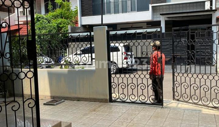 For Sale: House in Griya Inti Sentosa Sunter, Land Area 122m², 4 Bedrooms