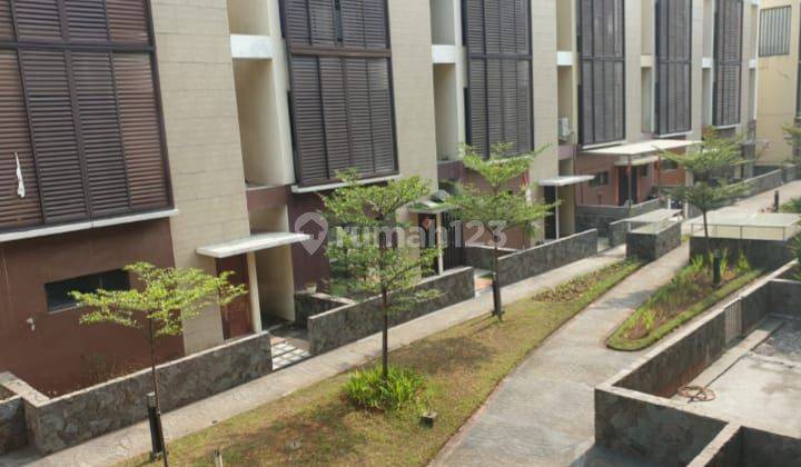 Disewakan Rumah 4 Lantai + Rooftop Di Coasta Villa Ancol 1