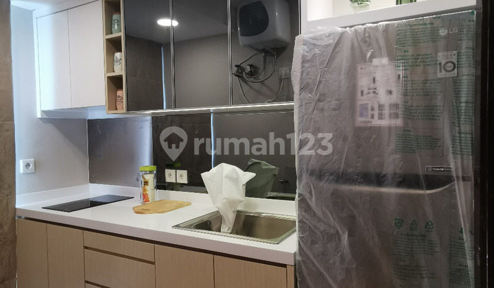 DISEWA APARTEMEN KENSINGTON TOWER DALINGTON LANTAI TENGAH FURNISH 2