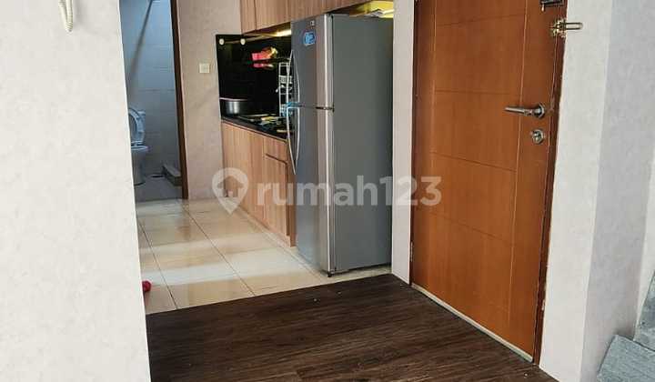 DIJUAL APARTEMEN MAPLE PARK KEMYORAN TOWER A LANTAI 15 SEMI FURNISH
