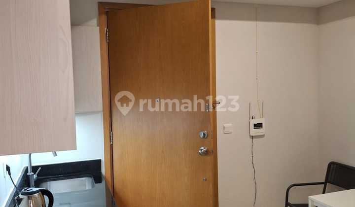 DISEWA APARTEMEN THE MANSION KEMAYORAN TOWER GLORIA LT TINGGI FURNISH 2
