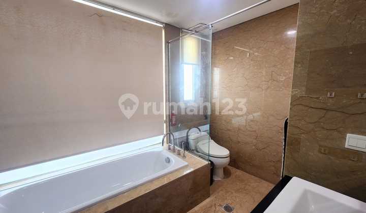 Disewa Apartemen Royale Springhill Kemayoran Lantai 35 Furnish 2