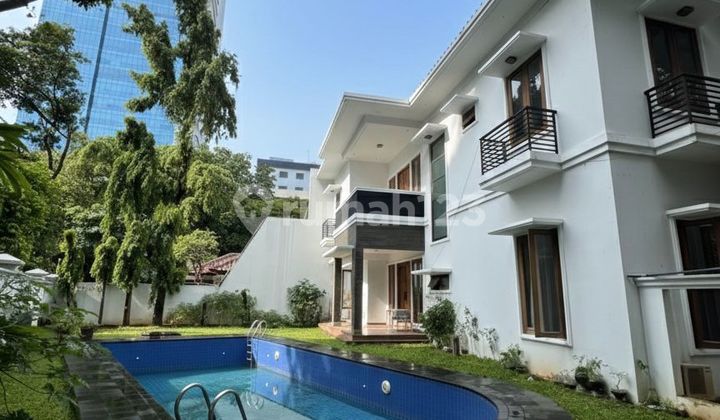 Jarang Ada : Rumah 2 Lantai dengan Kolam Renang di Taman Patra Kuningan