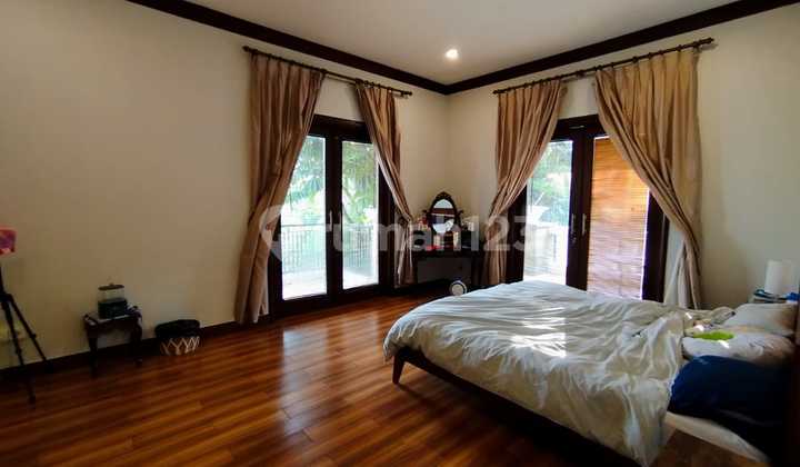 Rumah Seperti Villa di Bali di Dalam Komplek