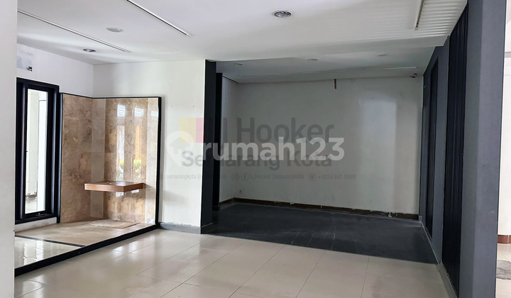 Bangunan Usaha di S. Parman 7