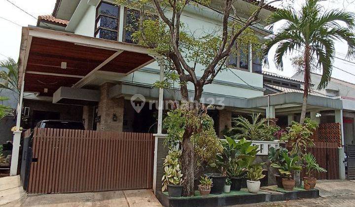 Rumah Cantik Terawat 2,5 Lantai Posisi Huk Depan Taman di Jatibening Bekasi 2