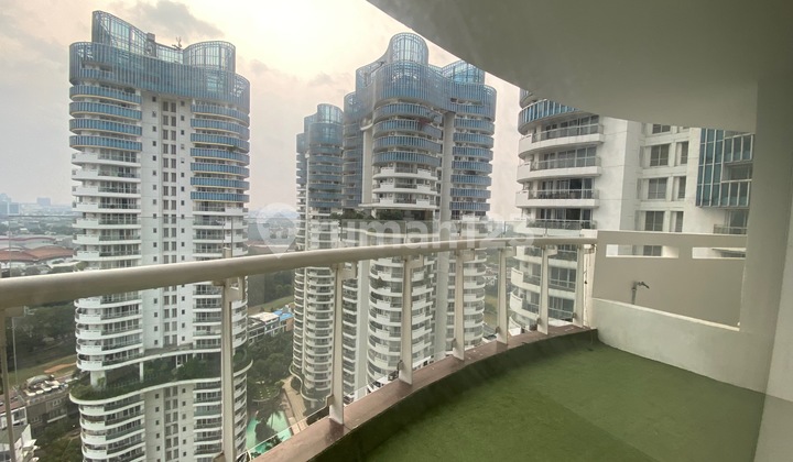 Royale Springhill Apartemen Kemayoran Private Lift 2Br 165 Meter