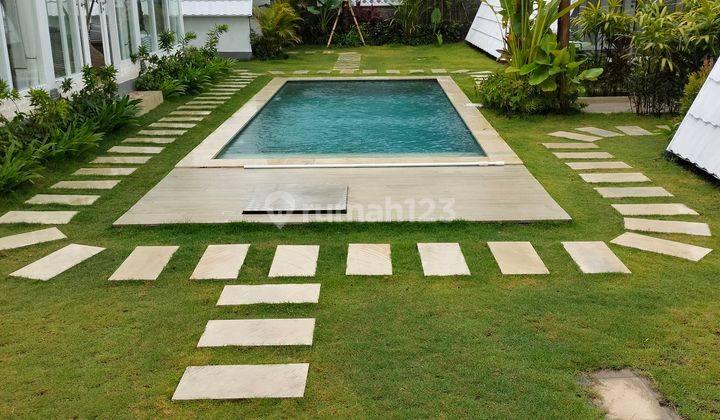 White Villa 6 BR and Cafe (available on August 27 2025) 1