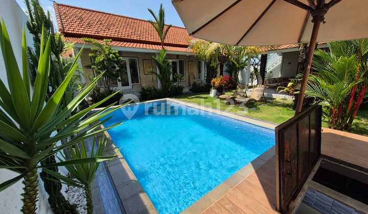 Villa tropis putih yang nyaman untuk disewa Villa tropis putih yang nyaman untuk disewa