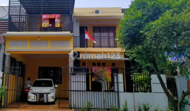 Dijual Rumah 2 Lantai di Kencana Loka Sektor 12, Tangerang 1