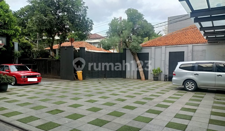 Jual Cepat Rumah Semilux Terawat, 2 Lantai, Halaman Depan & Belakang Luas, Strategis, Jl. Benda Atas, Jeruk Purut, Jakarta Selatan 2