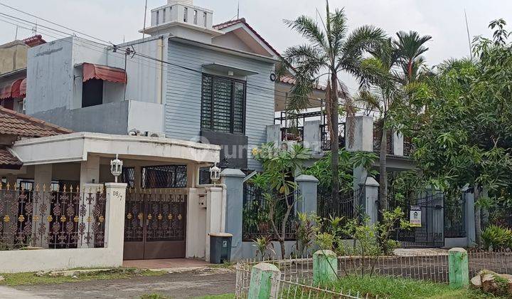 Muraah.. Rumah Bagus Hoek Depan Taman di Jl. Taman Sembakung ,jatiwaringin Asri, Pondok Gede 2