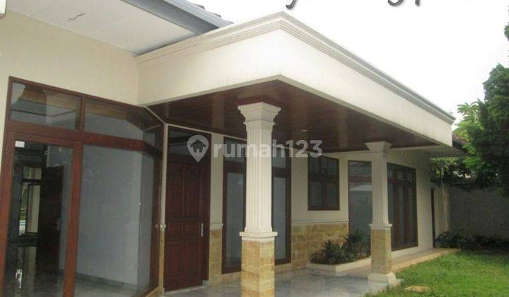 Rumah 1 Lt Dengan Kolam Renang, Siap Huni di Jl. Damai, Cipete 1