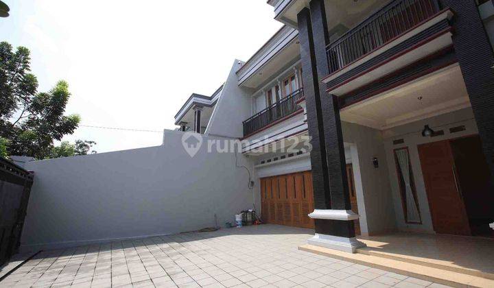 Harga Turun Lagi Rumah Besar Jl. E, Sangat Dekat Ke Jalan Panjang Kebon Jeruk 2