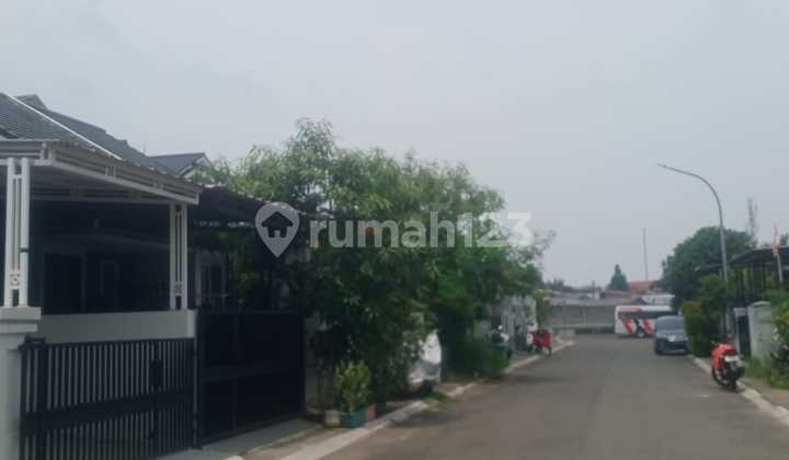 Dijual Harga Murah Rumah 1.5 Lantai, 2 Kamar Tidur, Siap Huni di Perumahan Sakura Regency 3, Blok. V, Mustikajaya, Bekasi