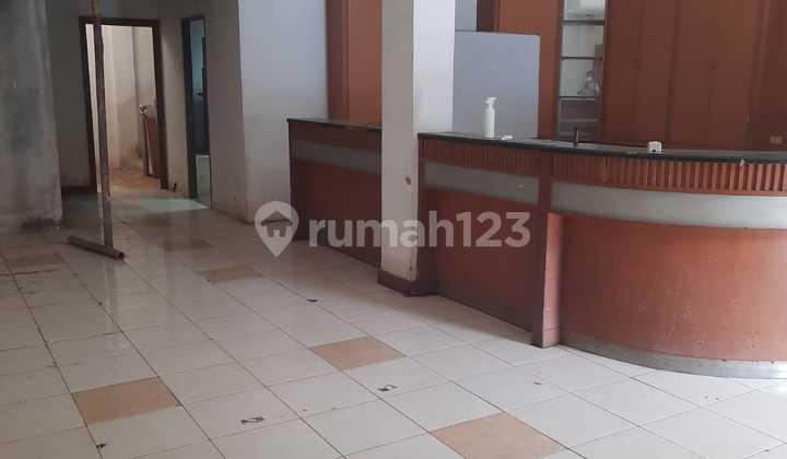 Disewakan Ruko Gandeng 4 Lantai Lokasi Strategis di Kebon Jeruk Plaza, Hadap Jalan Arjuna Selatan