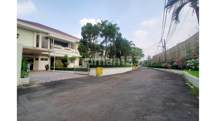 SEVERAL READY-TO-OCCUPY HOUSES FOR RENT IN JERVOIS PARK COMPLEX, TB. SIMATUPANG, SOUTH JAKARTA SEVERAL READY-TO-OCCUPY HOUSES FOR RENT IN JERVOIS PARK COMPLEX, TB. SIMATUPANG, SOUTH JAKARTA