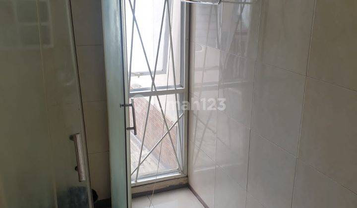 Rumah 2 Lantai Bagus di The Icon Bsd, Tangerang 11