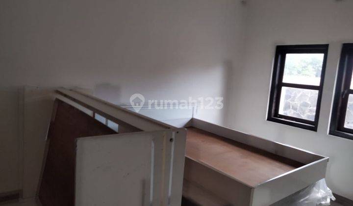  Rumah Bagus Semi Furnished di Kencana Loka, BSD Kencana Loka 9