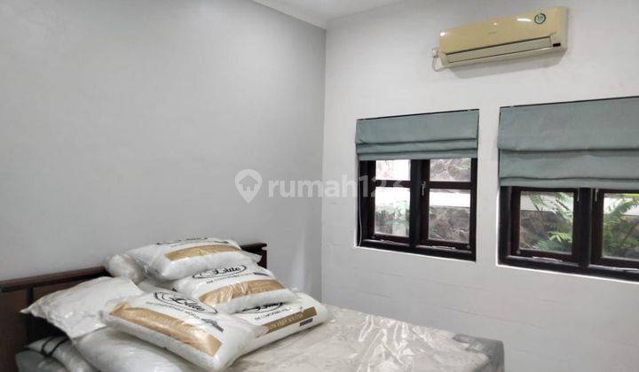  Rumah Bagus Semi Furnished di Kencana Loka, BSD Kencana Loka 10