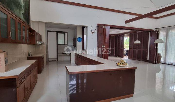 Rumah Mewah Semi Furnished di Green Cove Bsd City, Tangerang 2