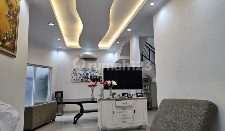 Rumah siap huni dan bangunan mandiri Rumah 2 Lantai SHM Bagus