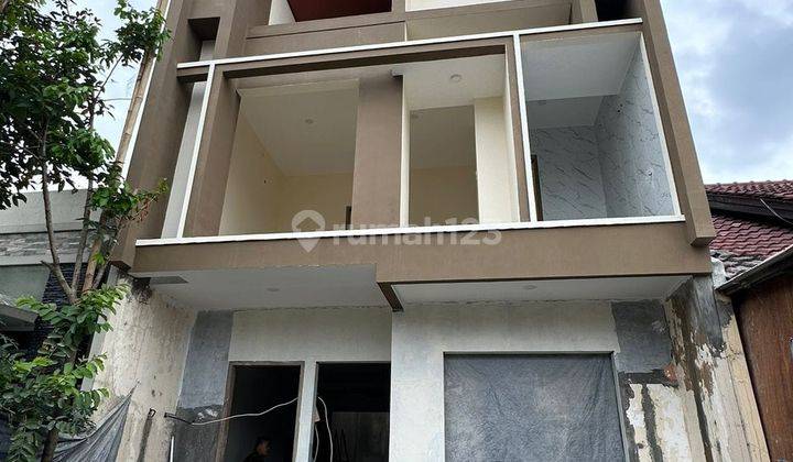 Di Jual Rumah Baru Dengan Attic Yg Cantik Di Flamboyan Alam Sutera 1