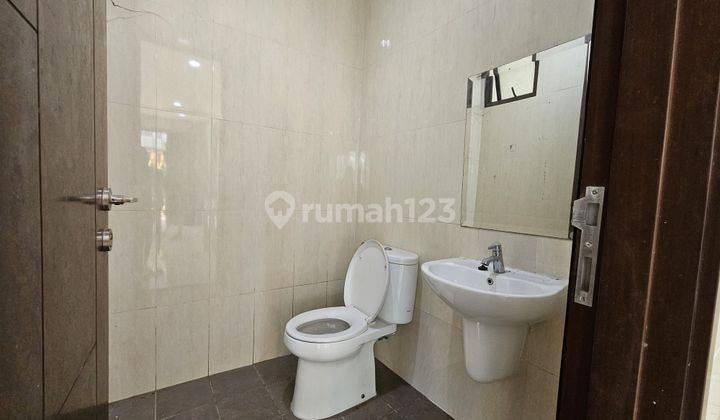 kamar mandi dijual cepat cluster whelford bsd