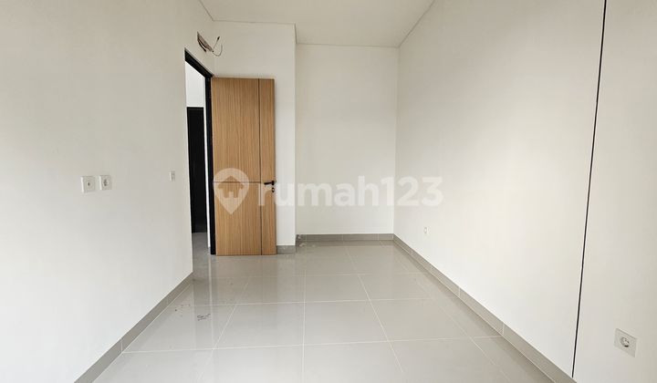 For Sale: Independent Building House Near Gading Serpong 2