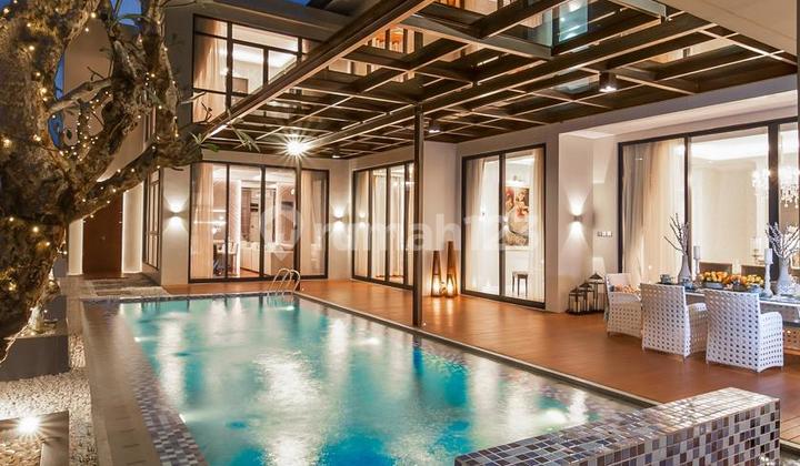 Dijual Rumah Mewah di cluster navapark dengan private lift 2
