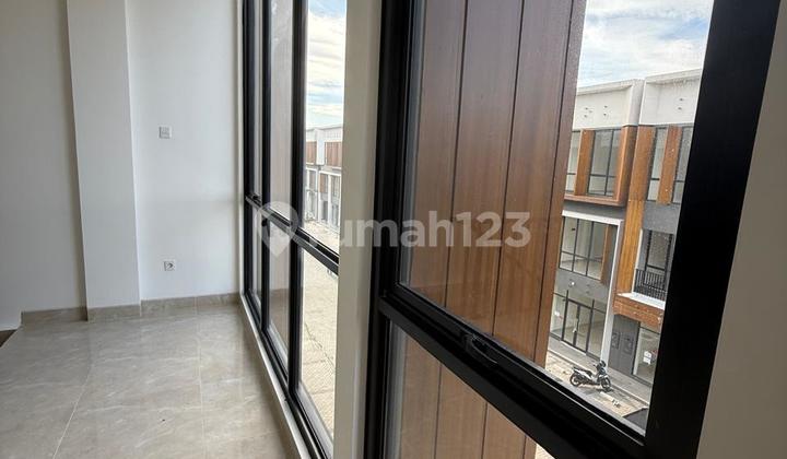 For Sale 3-Story Shop House in West Village BSD City 2