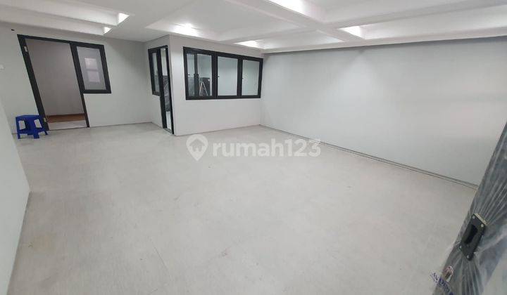 Rumah baru 3 lantai siap huni dkt pasar modern graha natura pakuwon indah  2