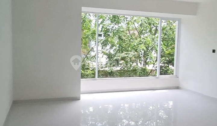 Rumah Baru 3 Lantai Taman Ratu Jakarta Barat