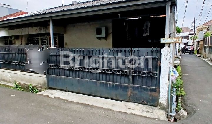 RUMAH TUA DURI KEPA DEKAT TANJUNG DUREN JAKARTA BARAT 1