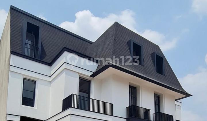 Rumah Baru Bagus dan Modern dalam Townhouse di Pondok Indah